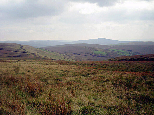 a picture of the peak district with great visibility